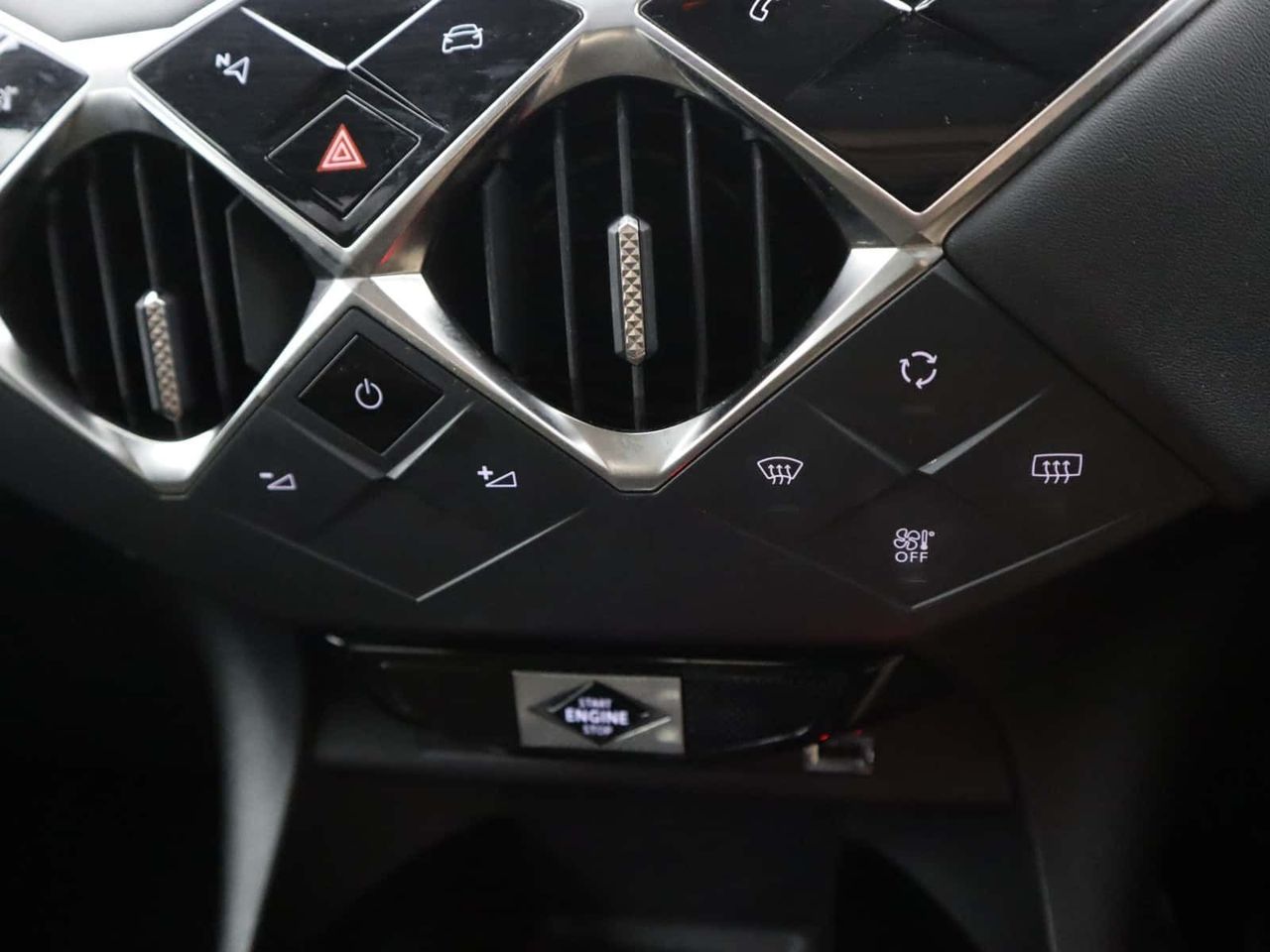 DS AUTOMOBILES DS 3 CROSSBACK 