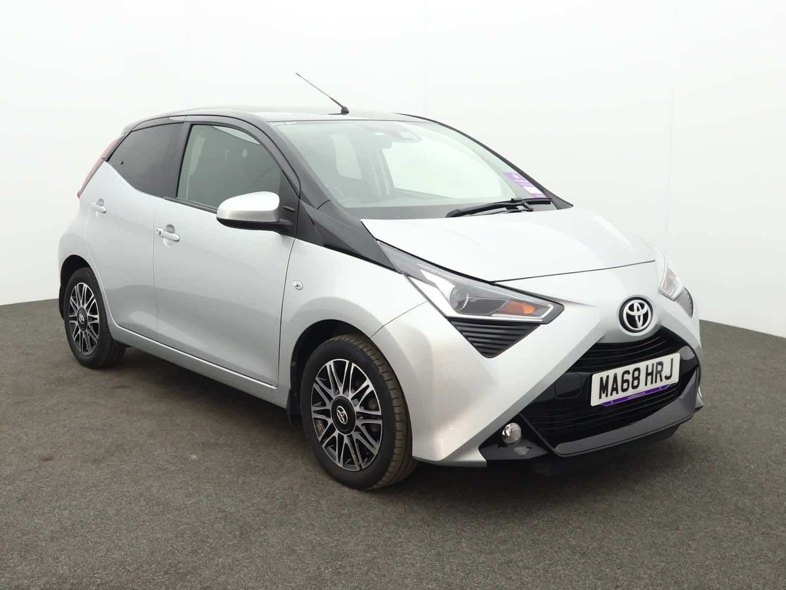 Toyota AYGO listing photo