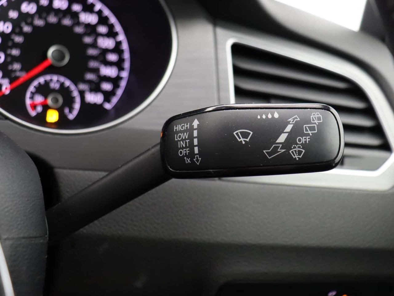 Volkswagen Golf SV 
