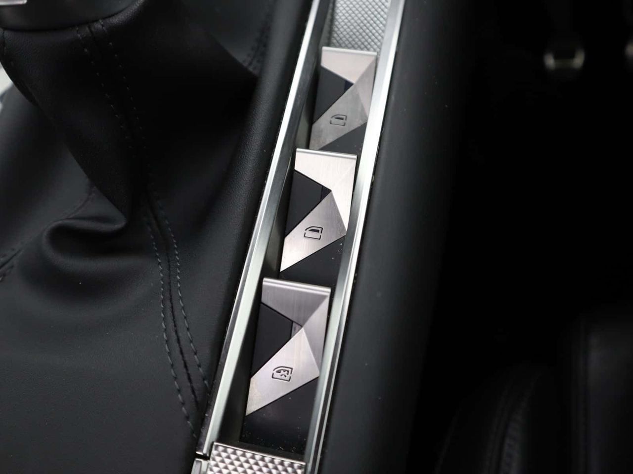 DS AUTOMOBILES DS 7 CROSSBACK 