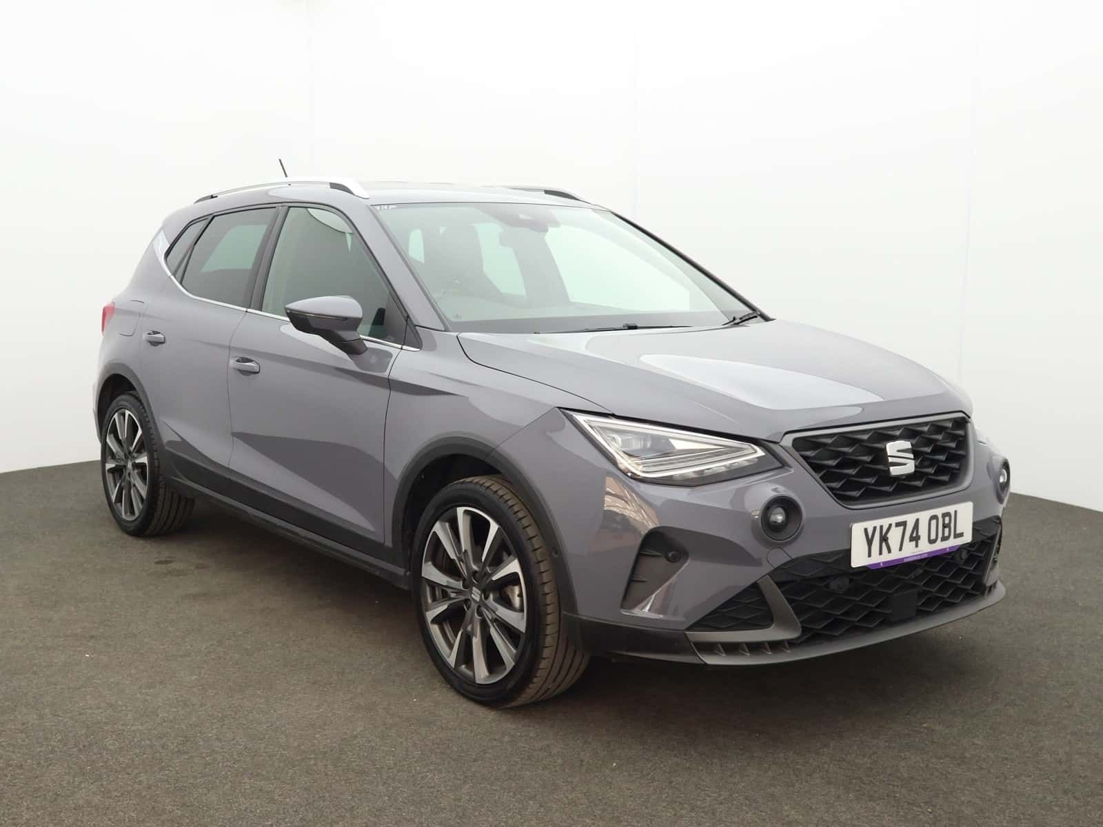 SEAT Arona listing photo