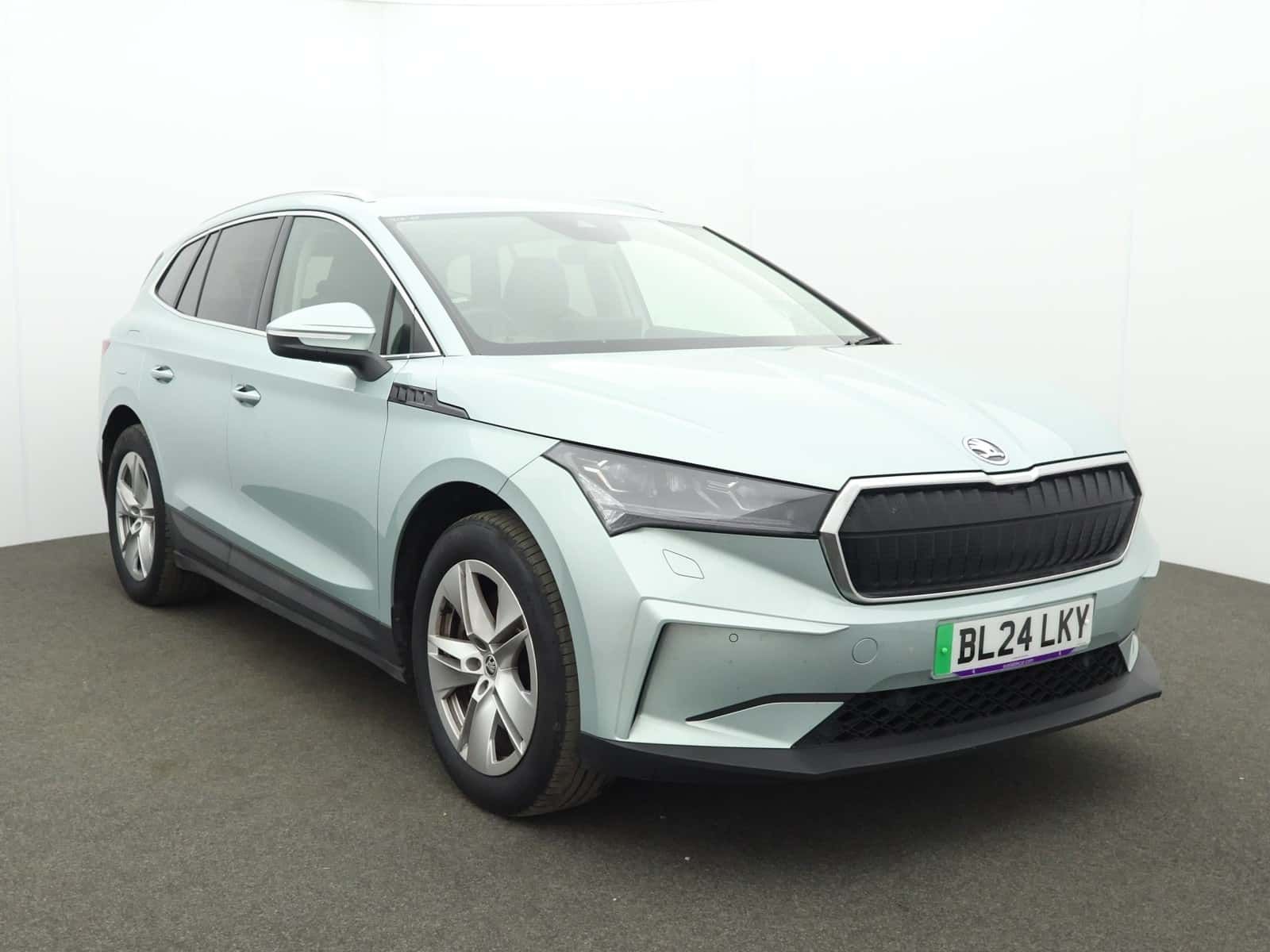 Skoda Enyaq listing photo