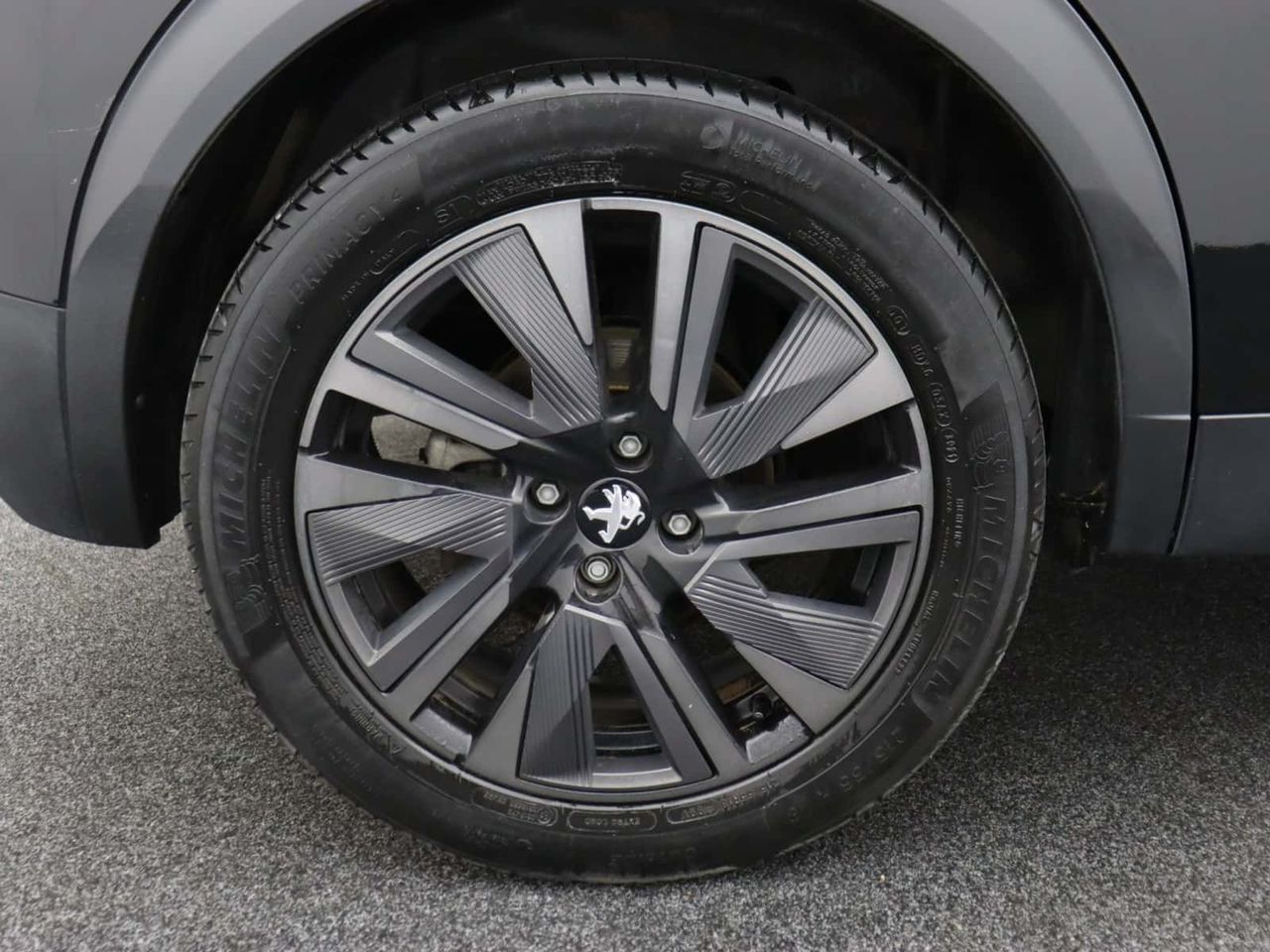 Peugeot E-2008 