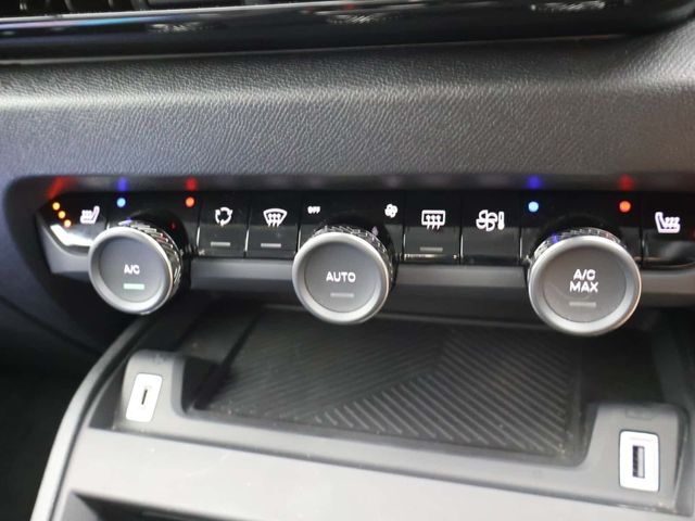 Citroen e-C4 X