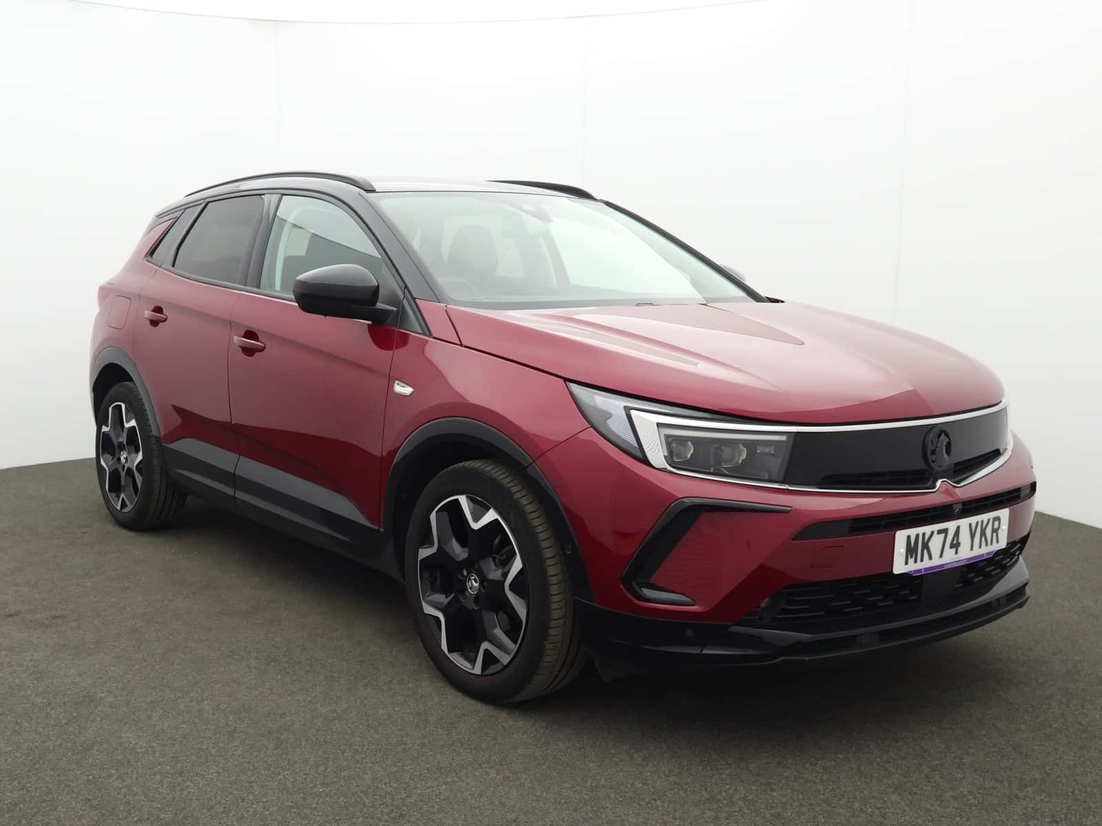 Vauxhall Grandland listing photo