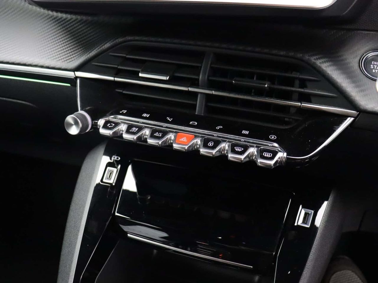 Peugeot E-208 