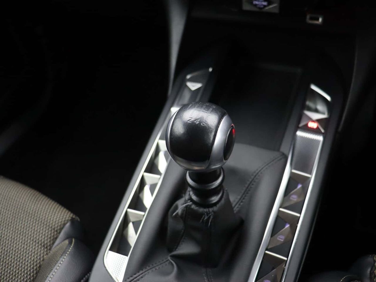 DS AUTOMOBILES DS 3 CROSSBACK 