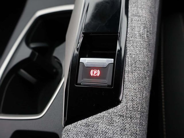 Peugeot E-3008