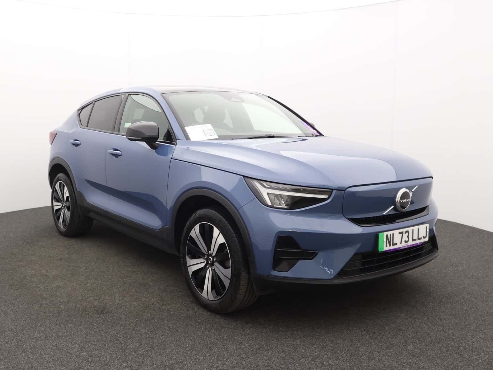 Volvo C40 listing photo