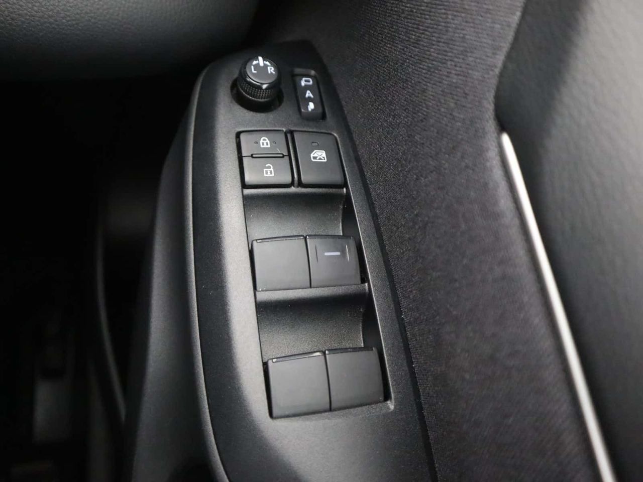 Mazda Mazda2 HYBRID 