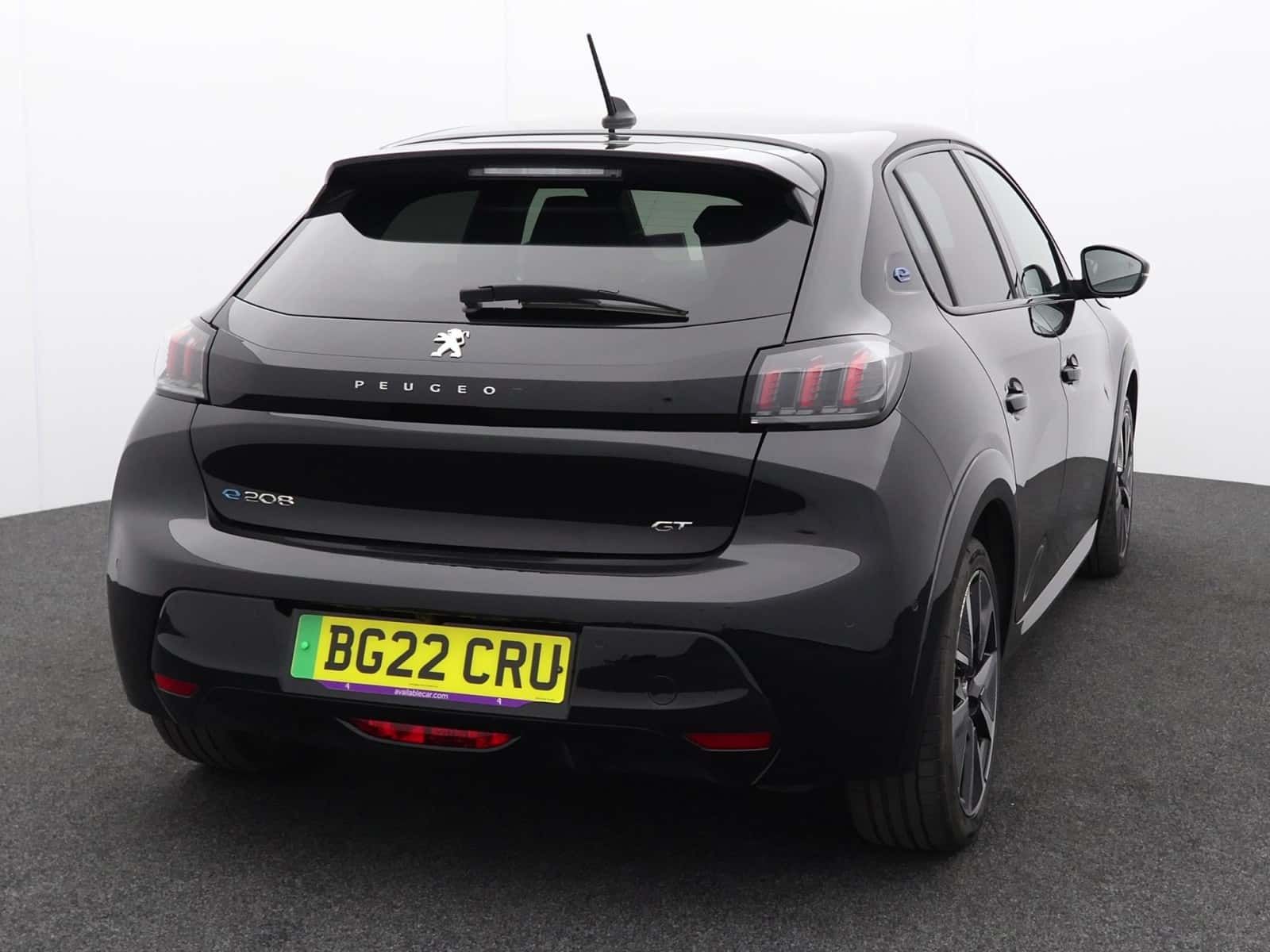 Peugeot E-208