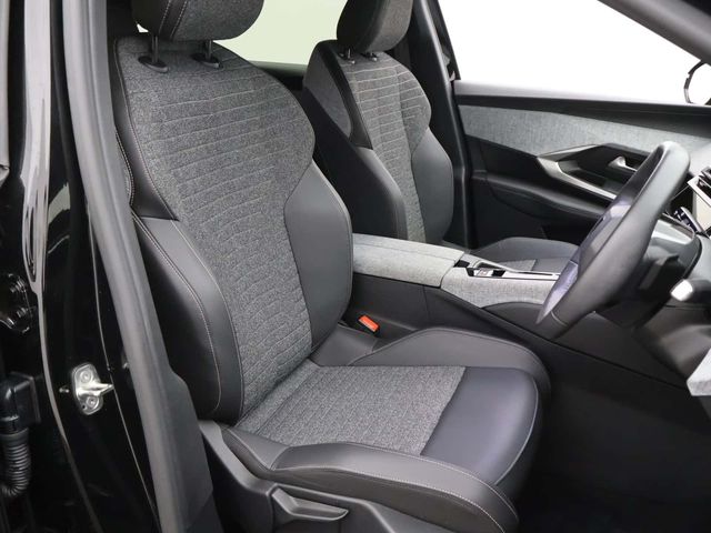 Peugeot E-3008