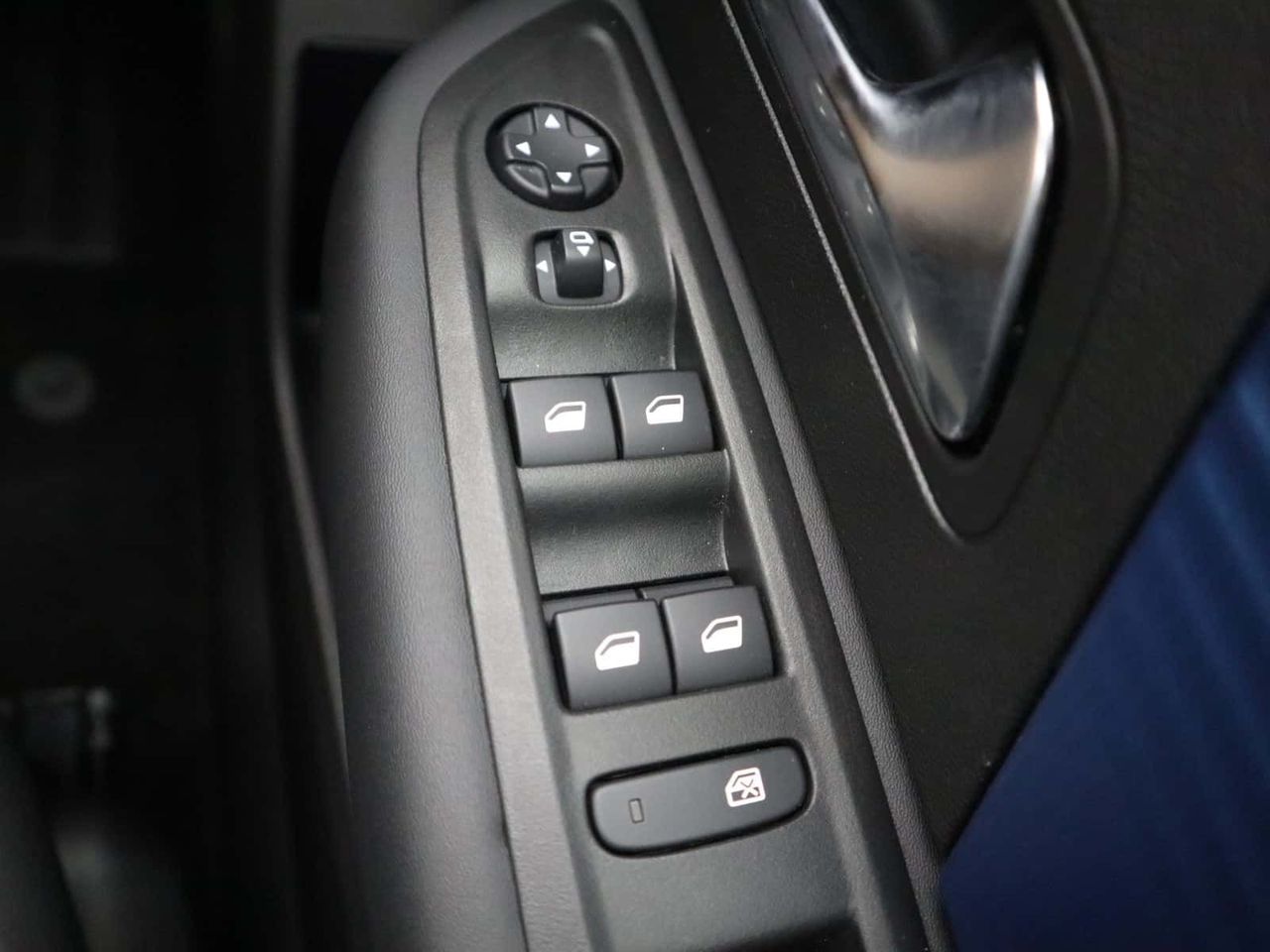 Citroen e-C4 X 