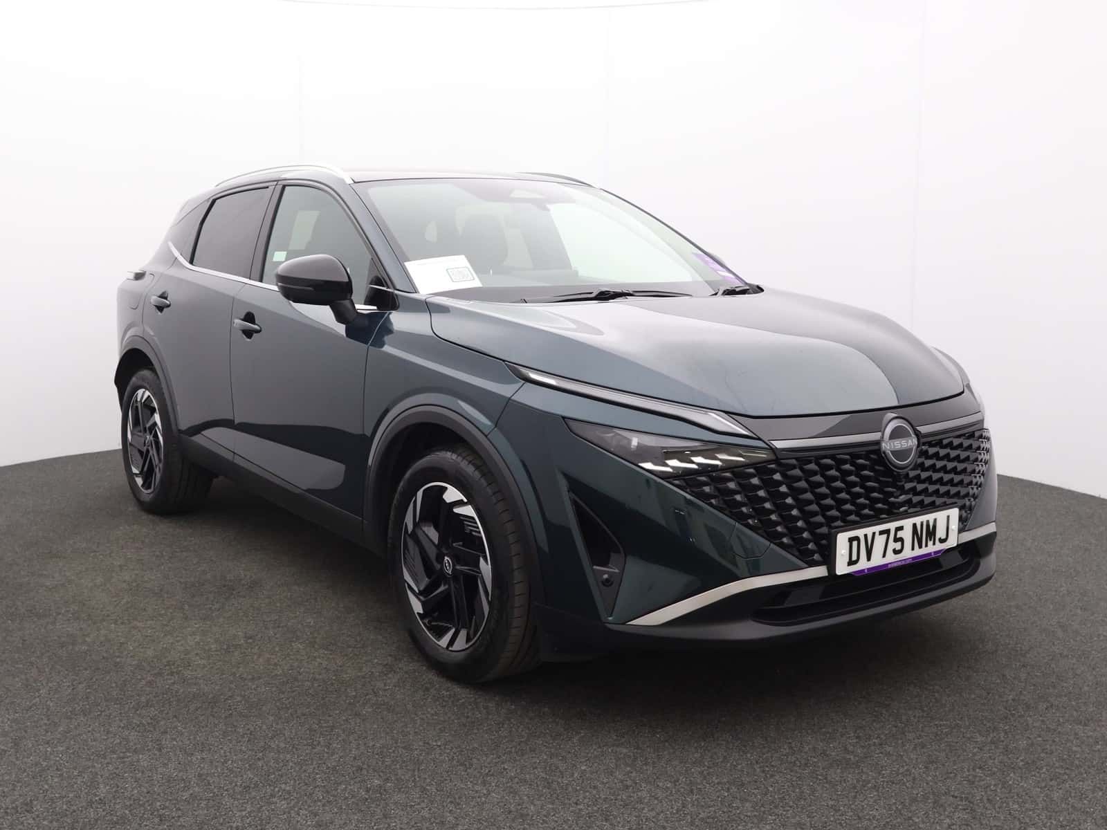 Nissan Qashqai listing photo