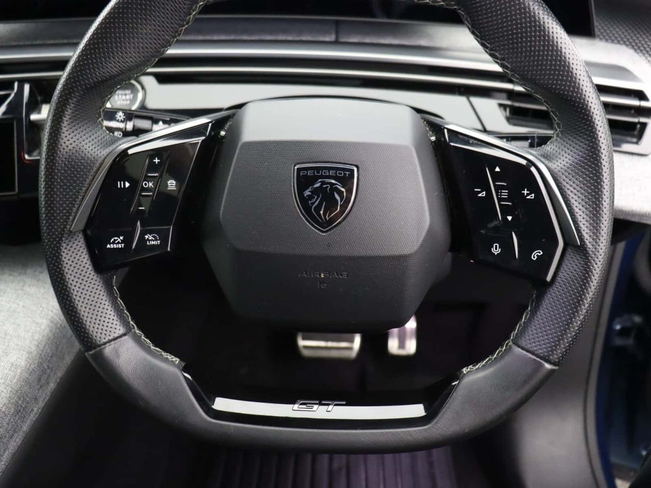 Peugeot E-3008