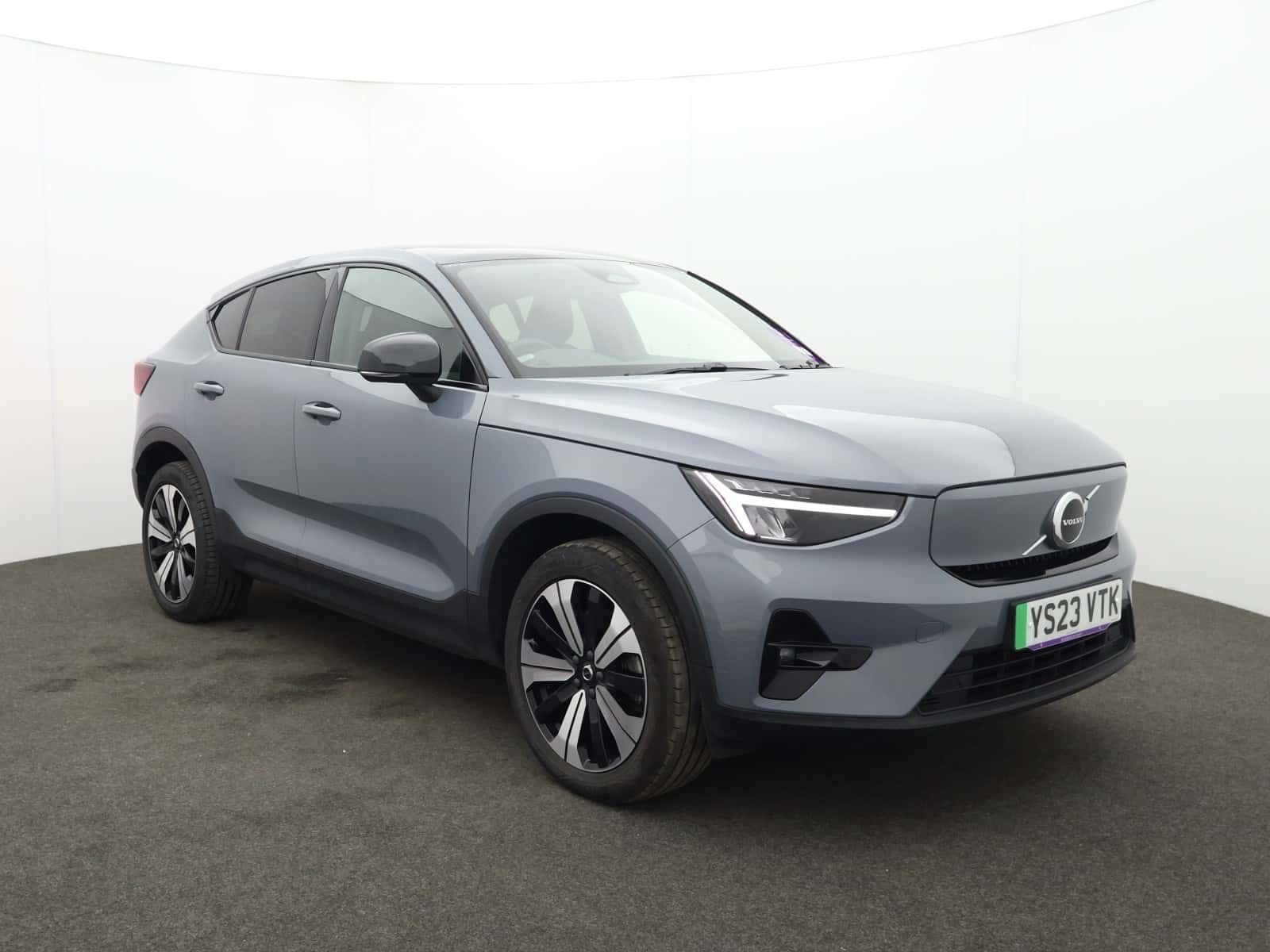 Volvo C40 listing photo