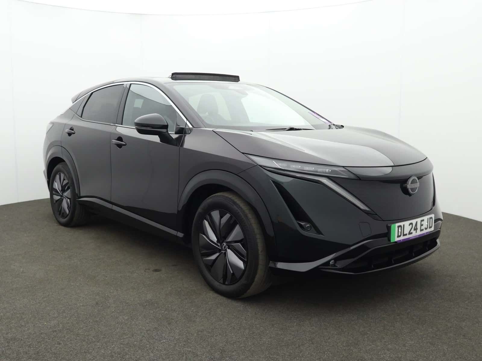 Nissan Ariya listing photo