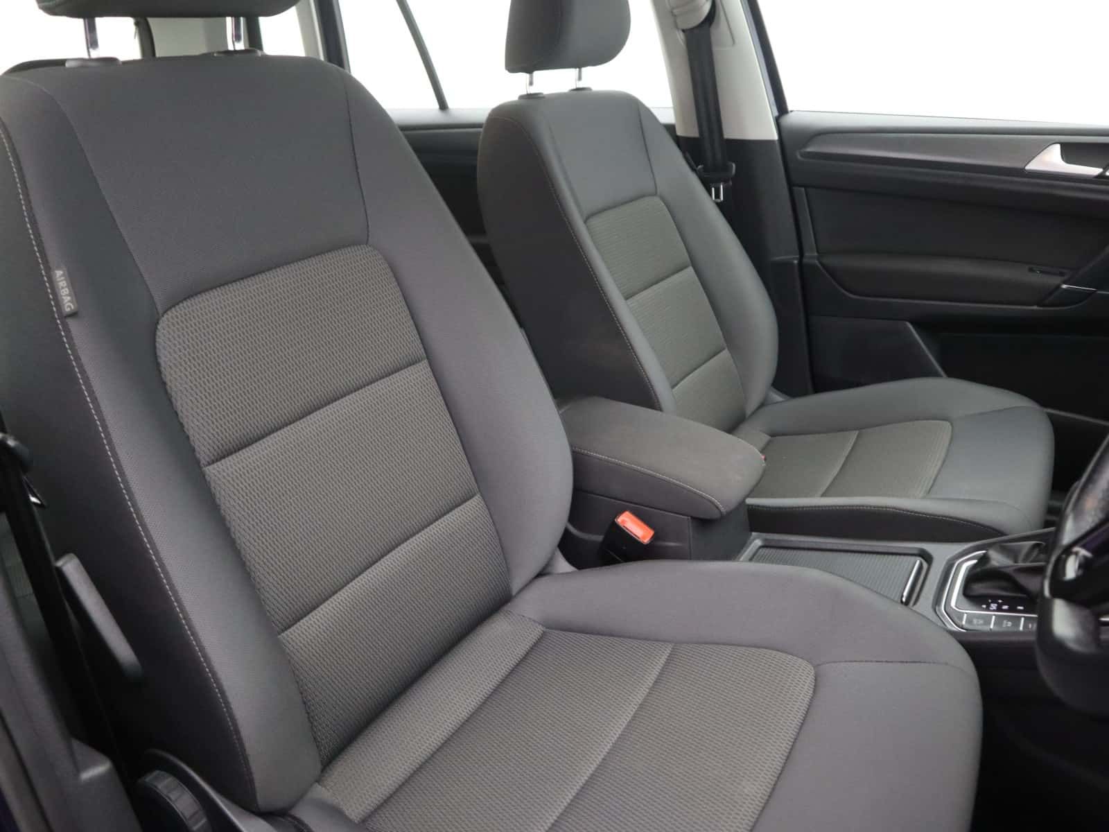 Volkswagen Golf SV