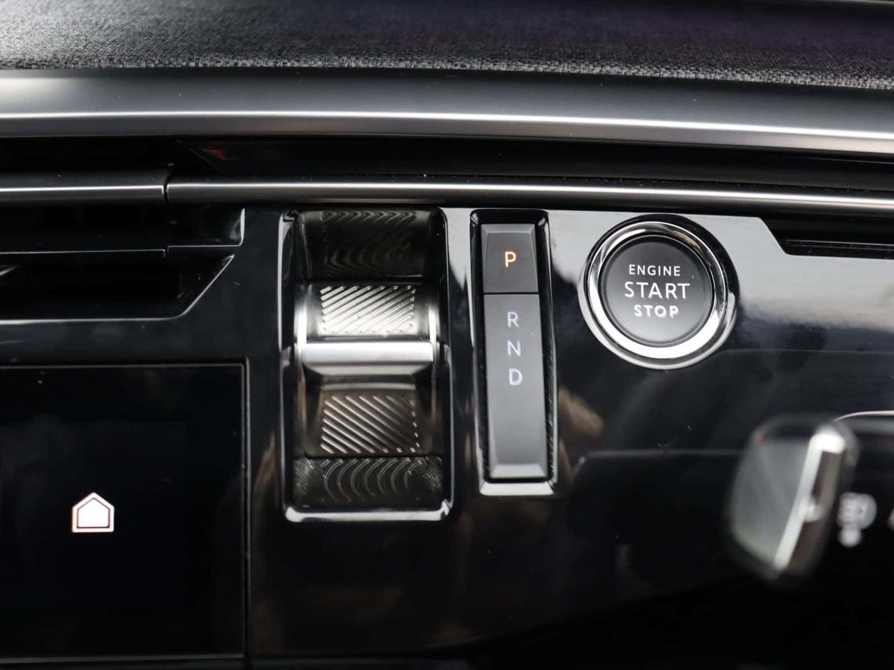 Peugeot E-5008