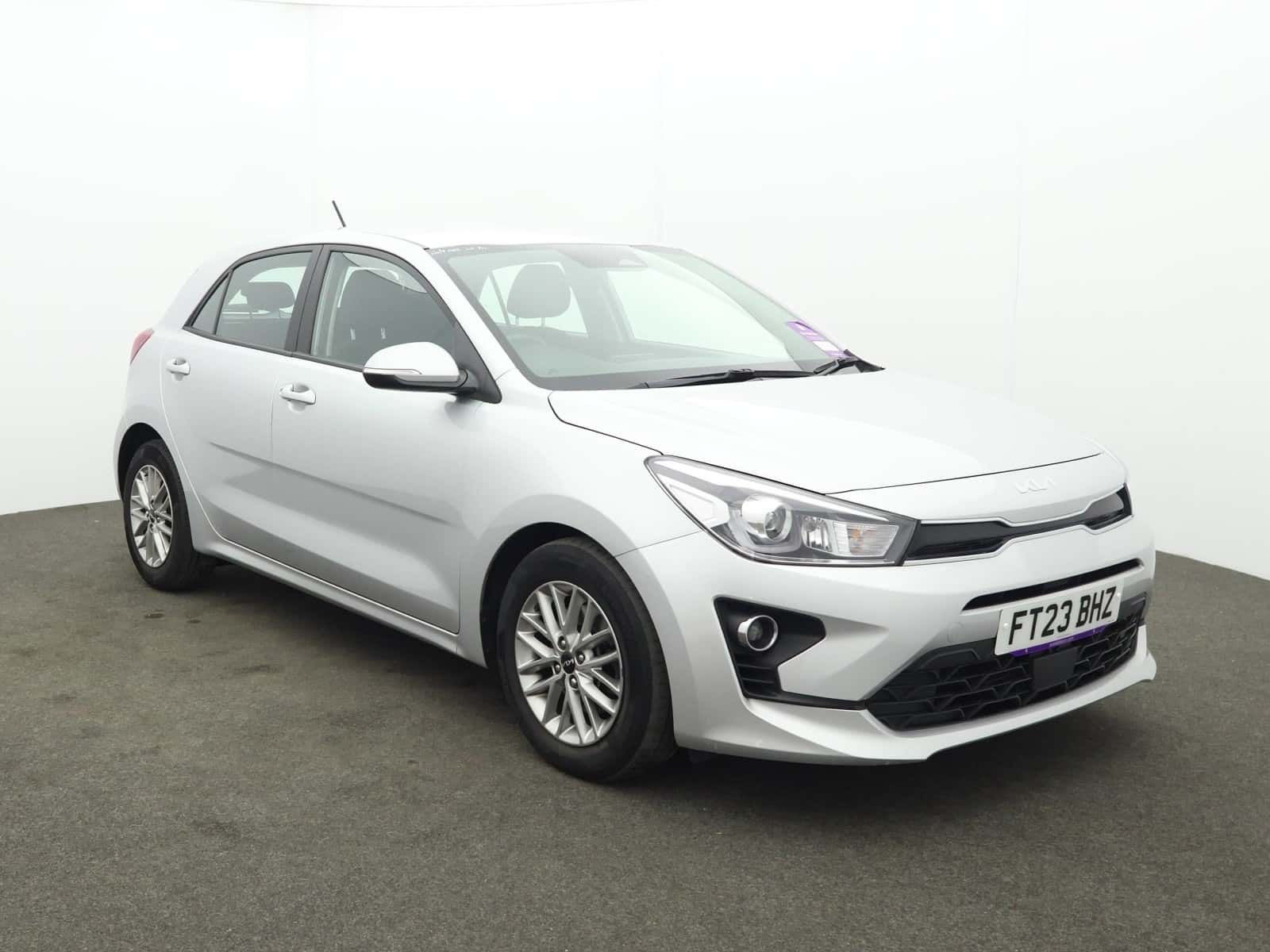 Kia Rio listing photo