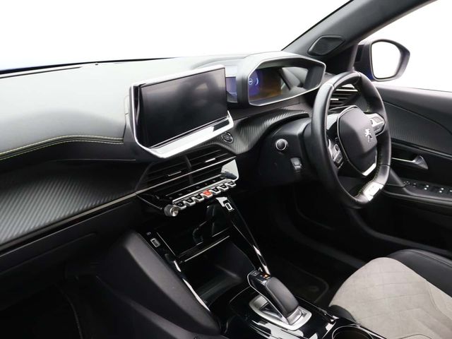 Peugeot E-2008