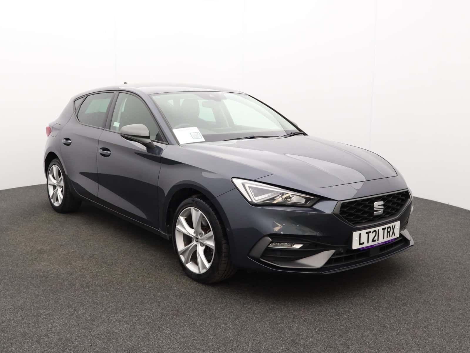 SEAT Leon listing photo