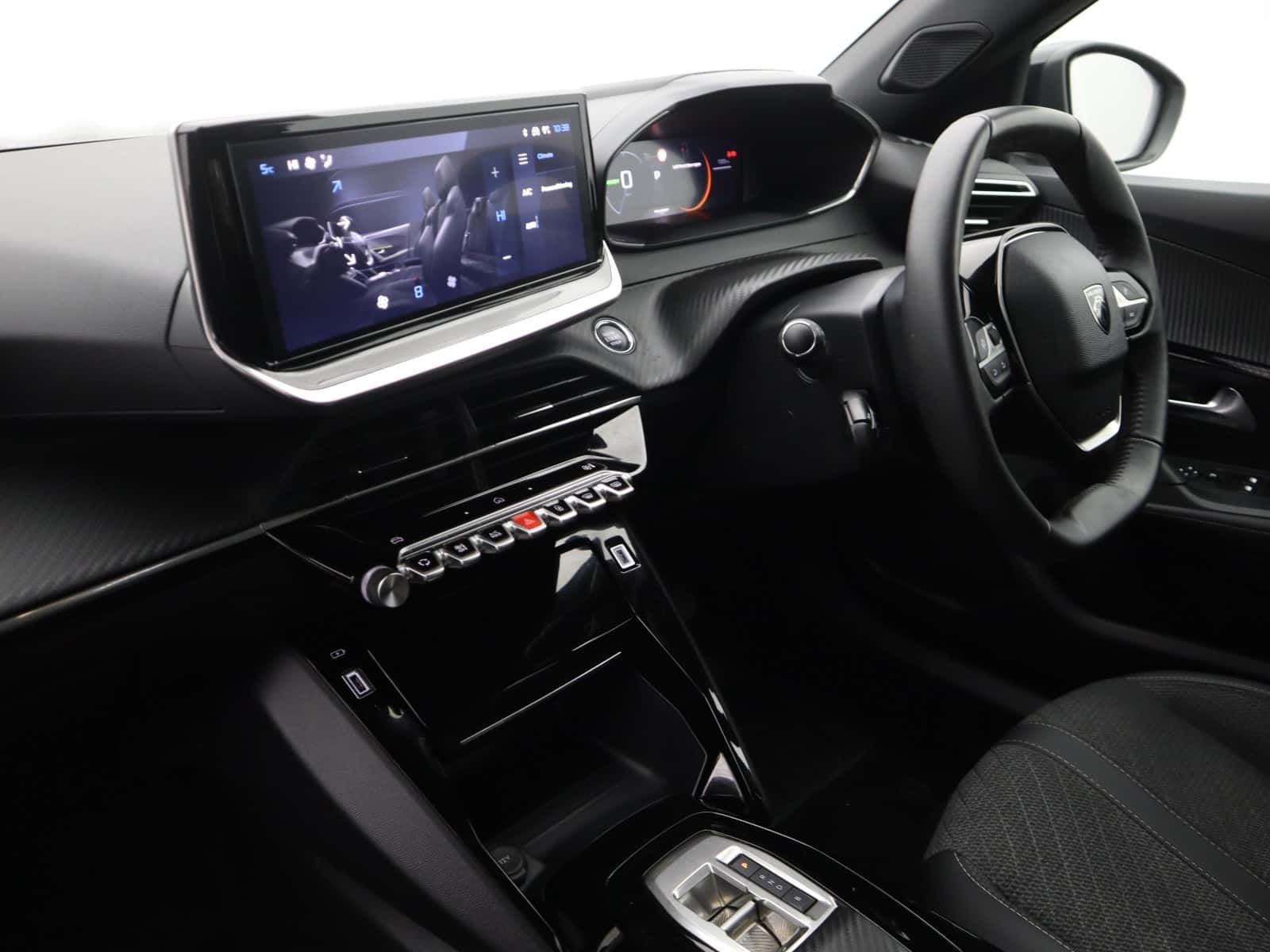 Peugeot E-2008