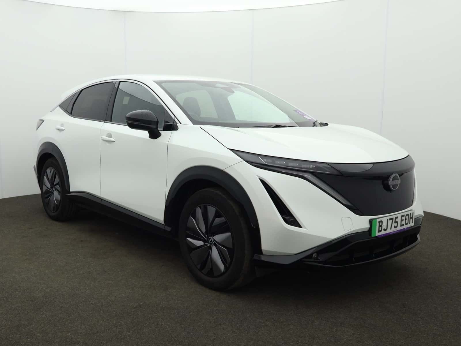 Nissan Ariya listing photo