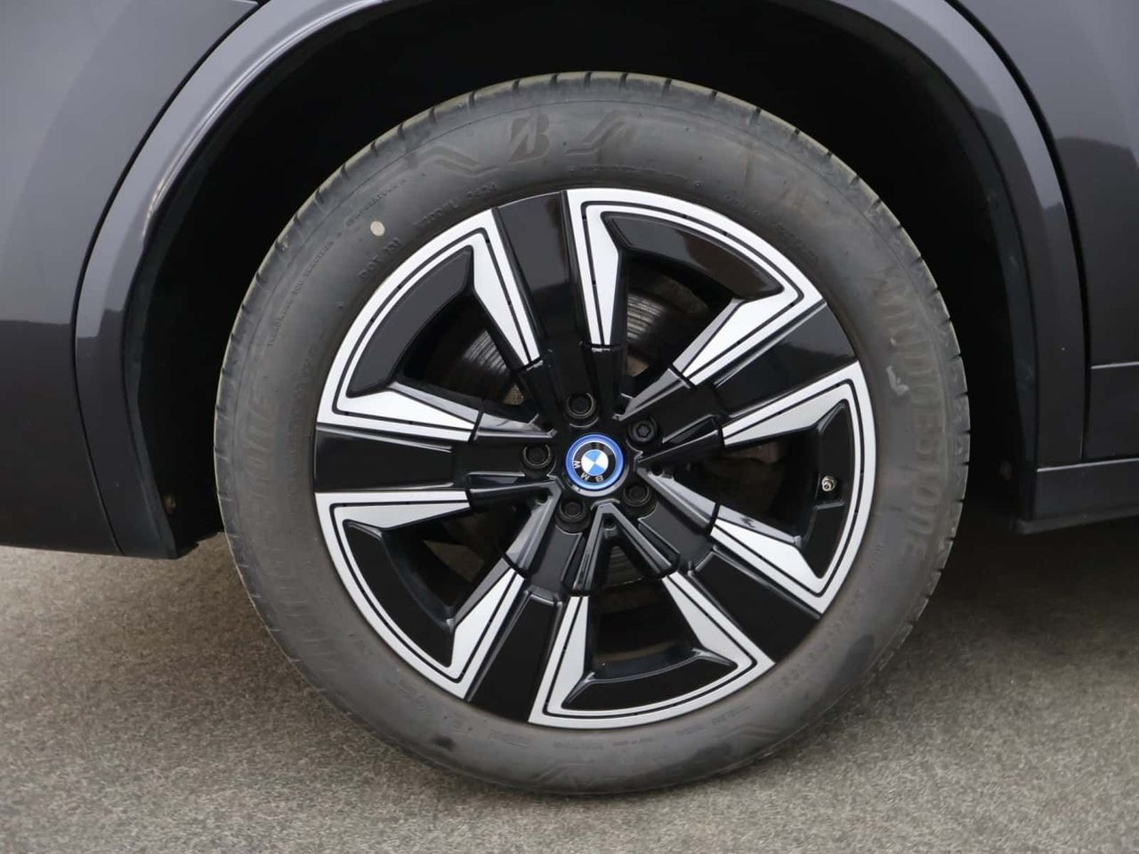 BMW iX3