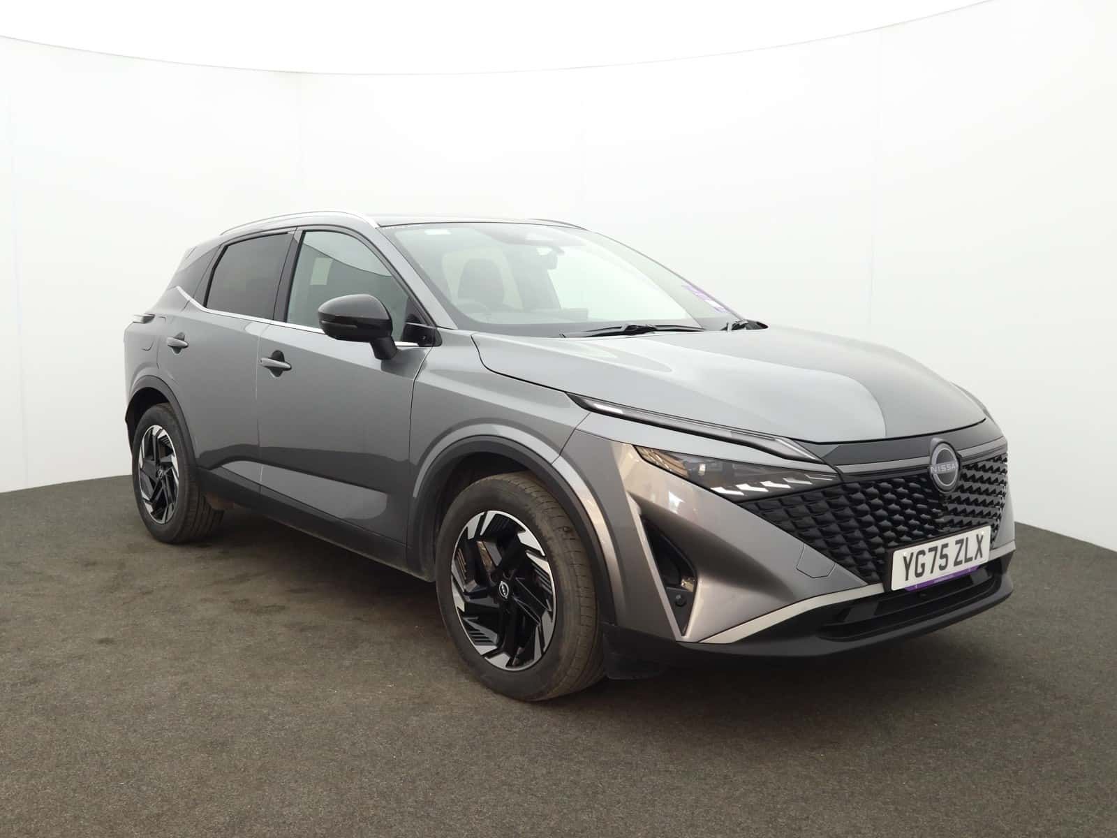 Nissan Qashqai listing photo