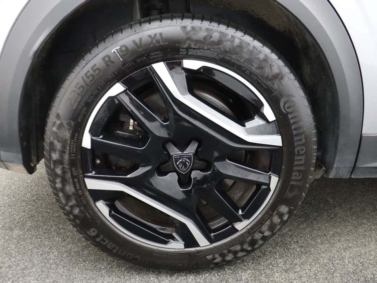 Peugeot E-3008
