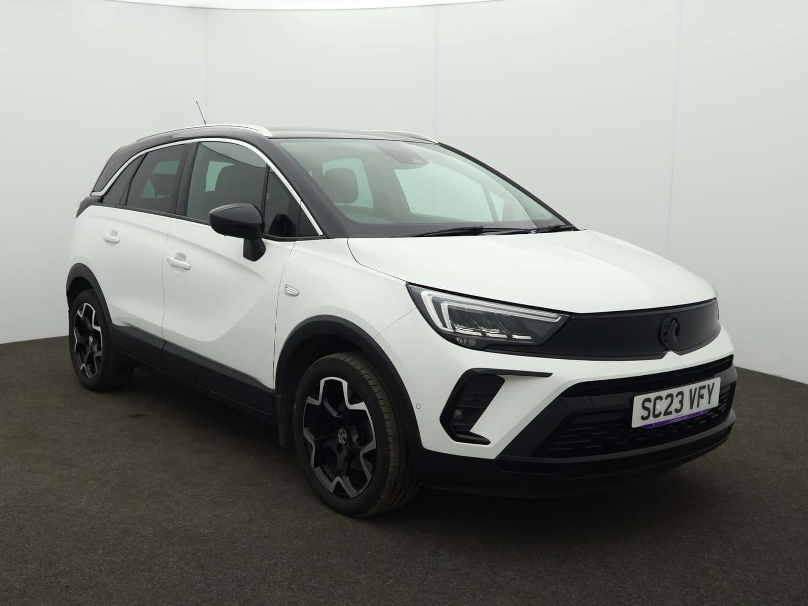 Vauxhall Crossland listing photo