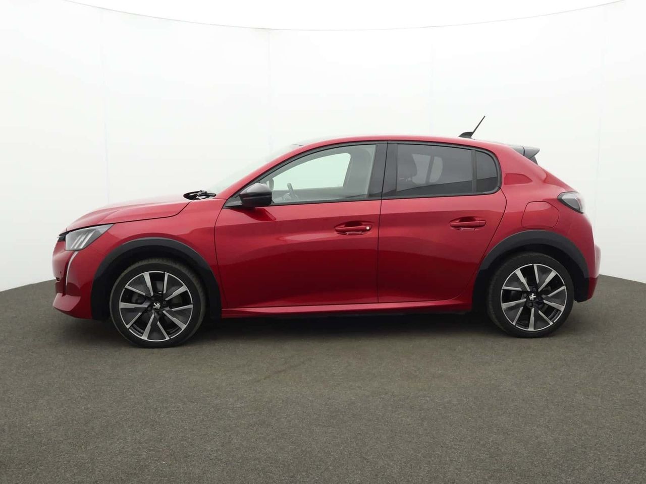 Peugeot E-208