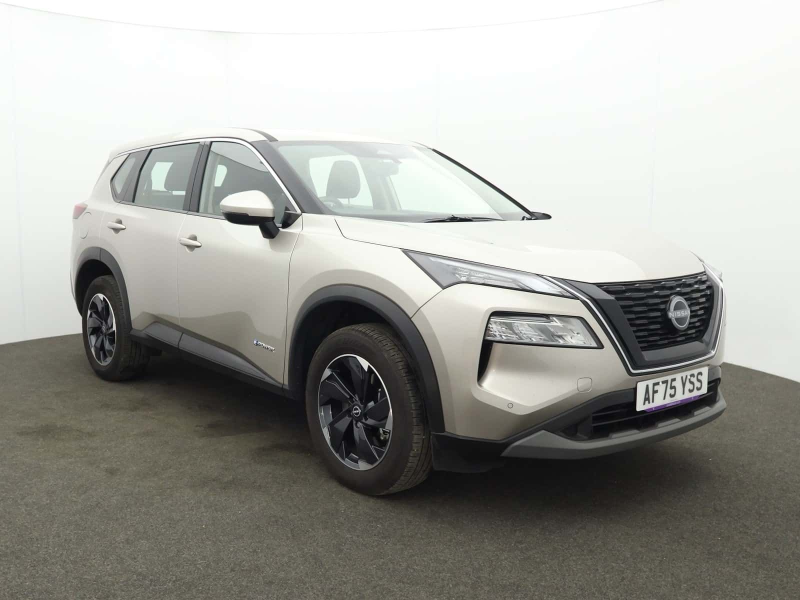 Nissan X-TRAIL listing photo