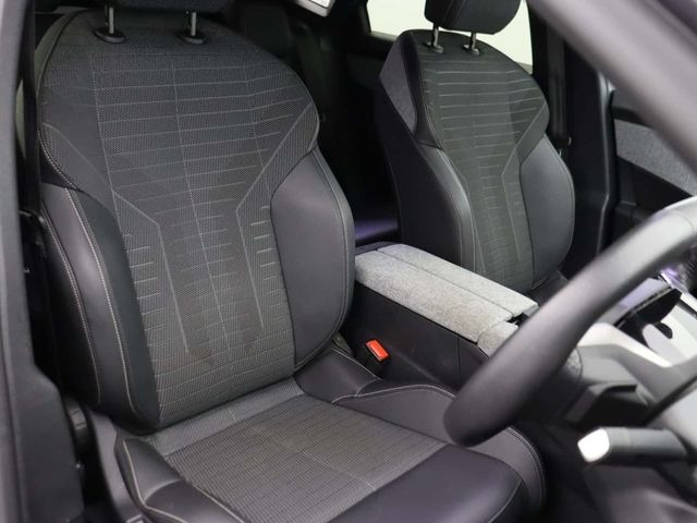 Peugeot E-3008