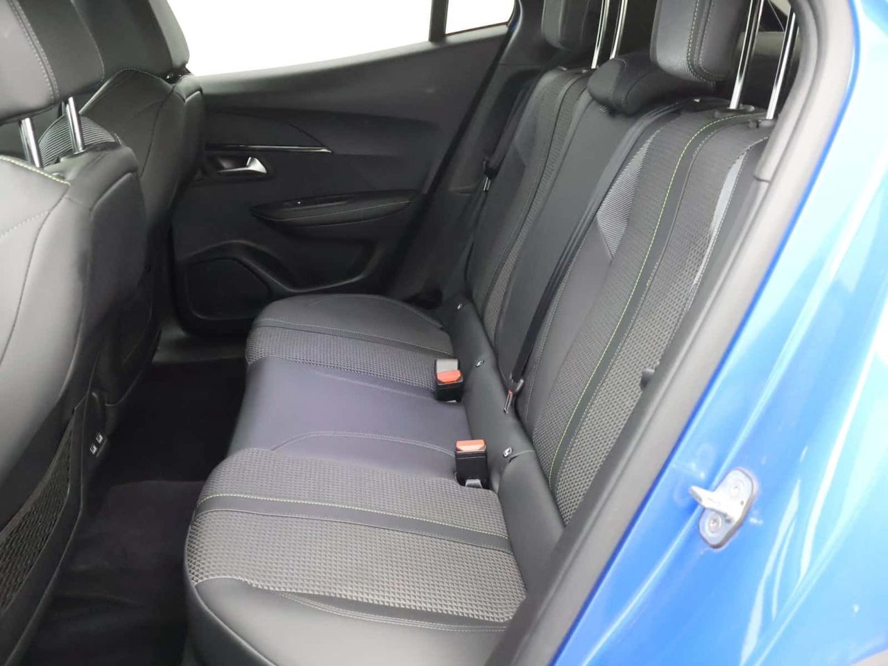Peugeot E-2008