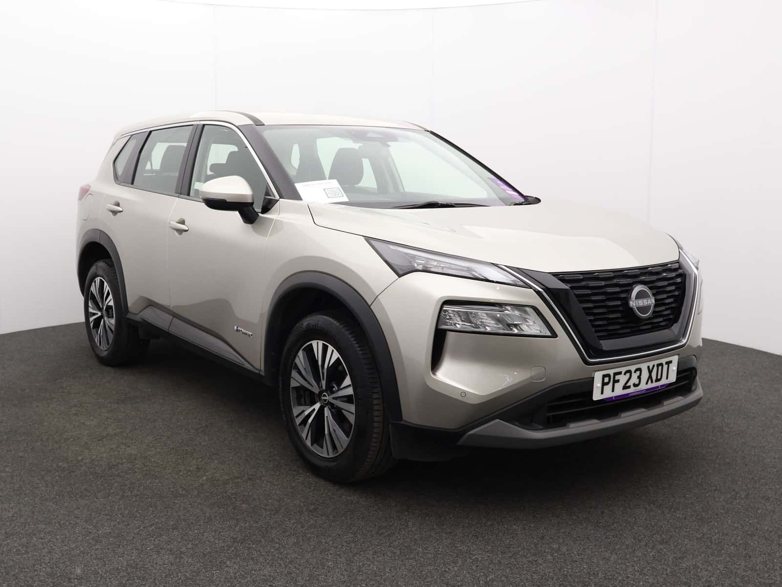 Nissan X-TRAIL listing photo