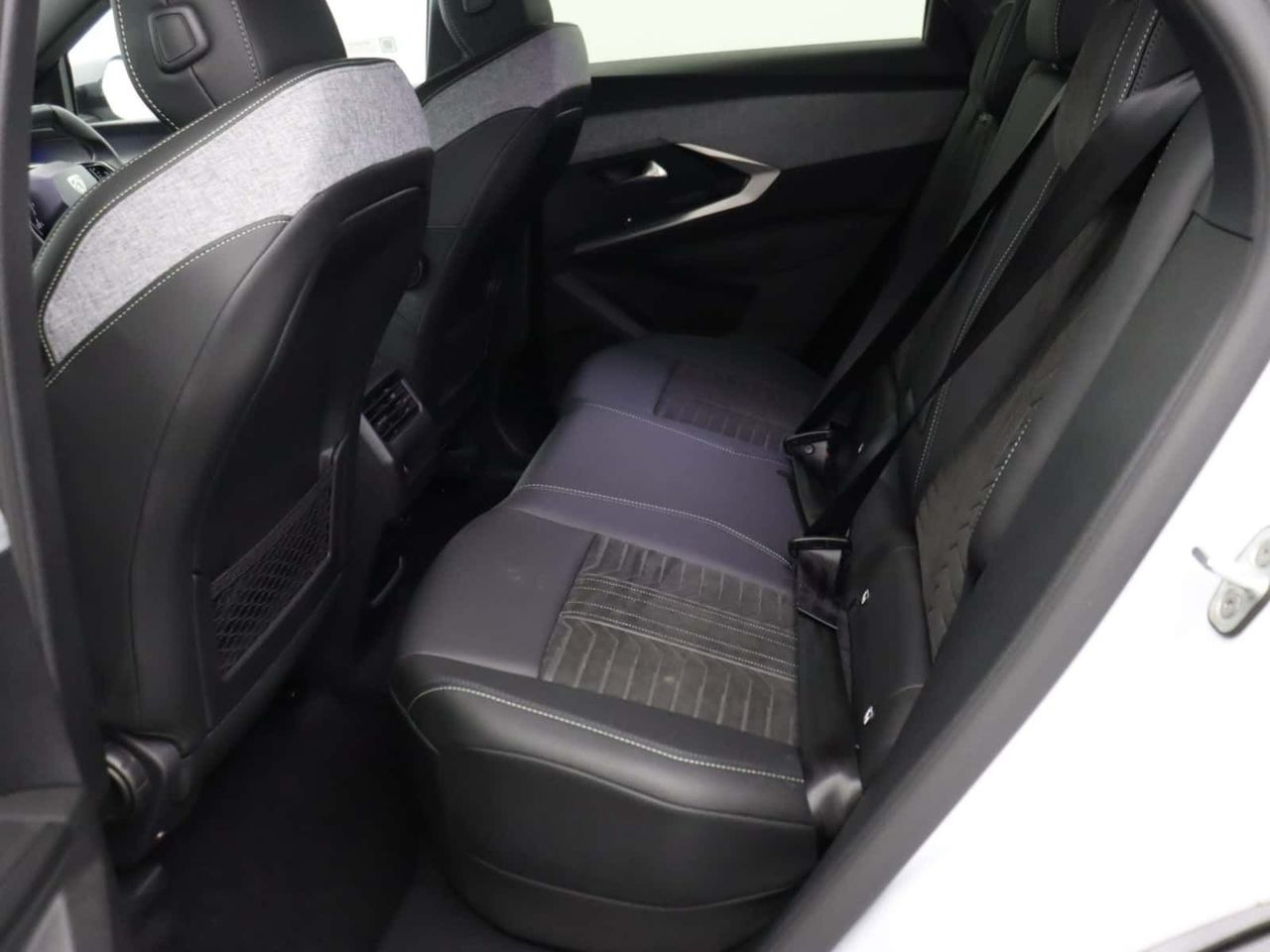 Peugeot E-3008