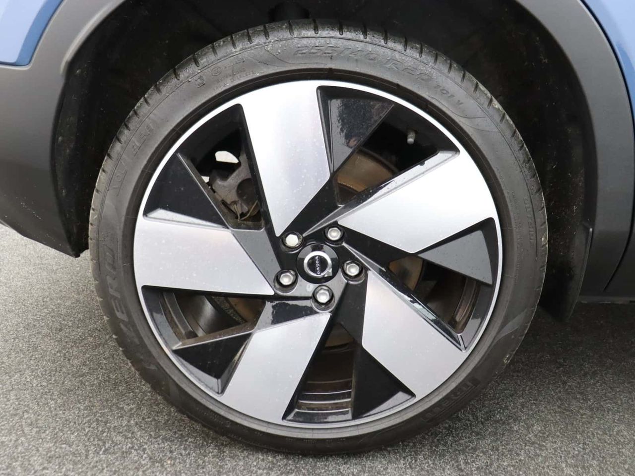 Volvo C40 