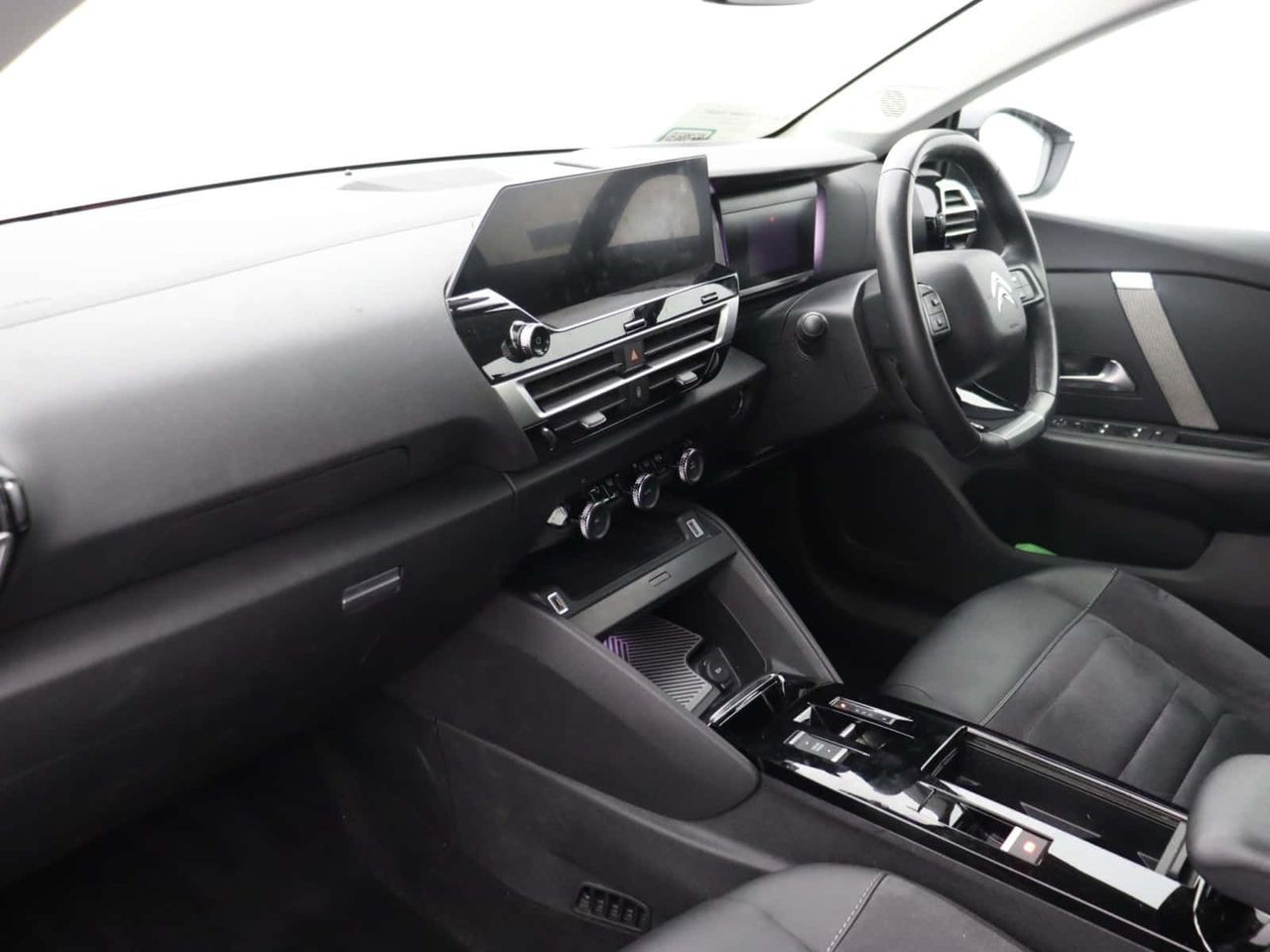Citroen e-C4 X
