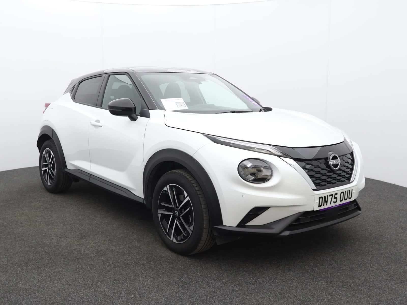 Nissan Juke listing photo