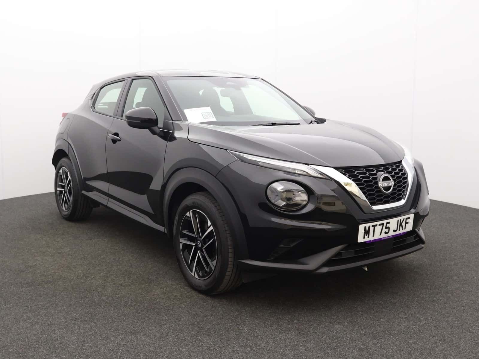 Nissan Juke listing photo