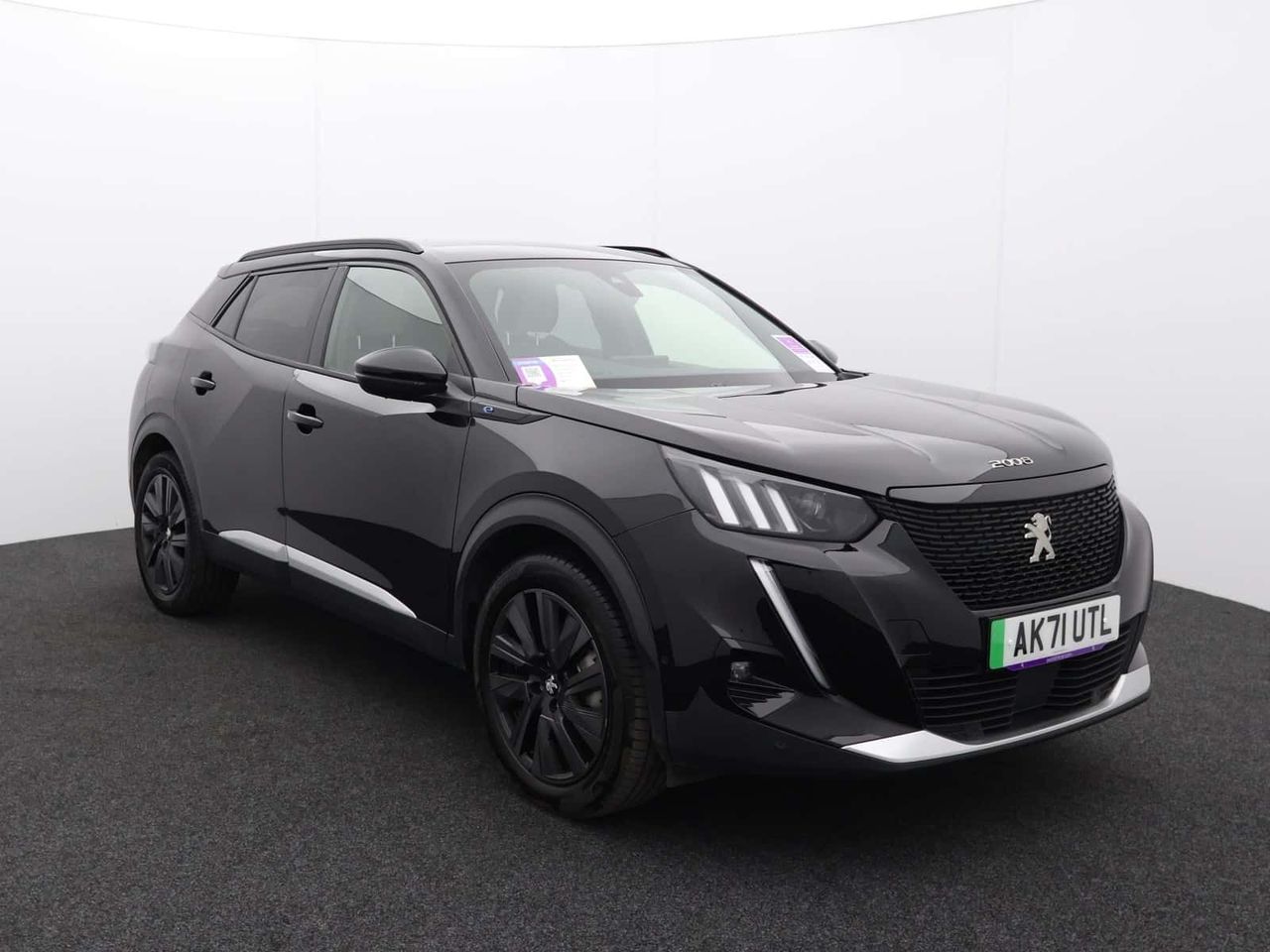 Peugeot E-2008 