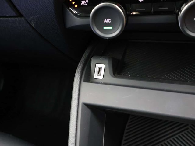 Citroen e-C4 X