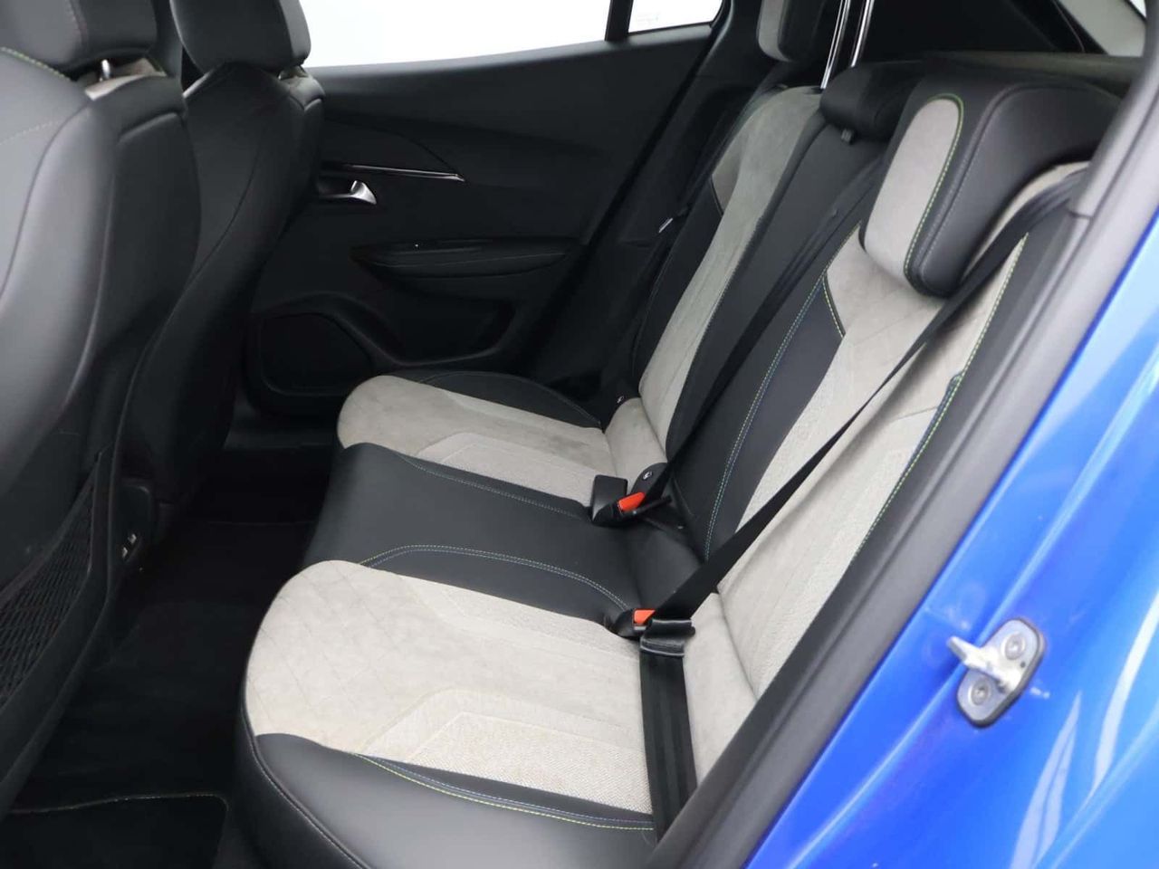 Peugeot E-2008