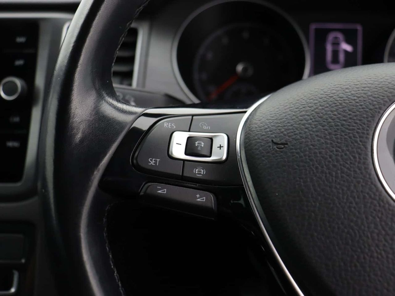 Volkswagen Golf SV 