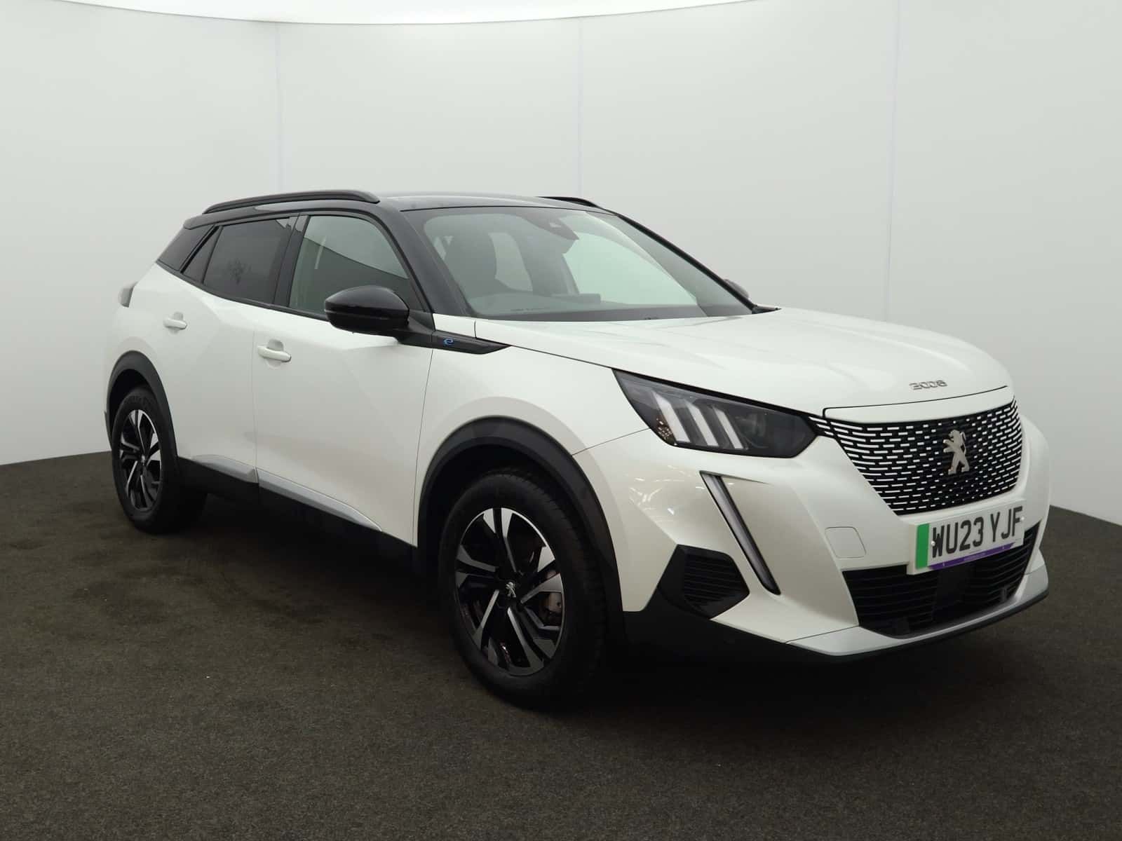 Peugeot E-2008 listing photo