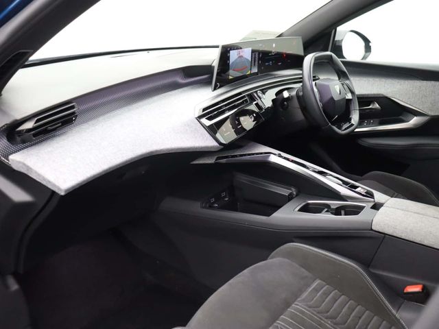 Peugeot E-3008