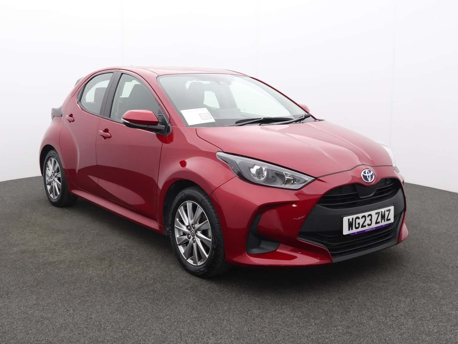 Toyota Yaris listing photo