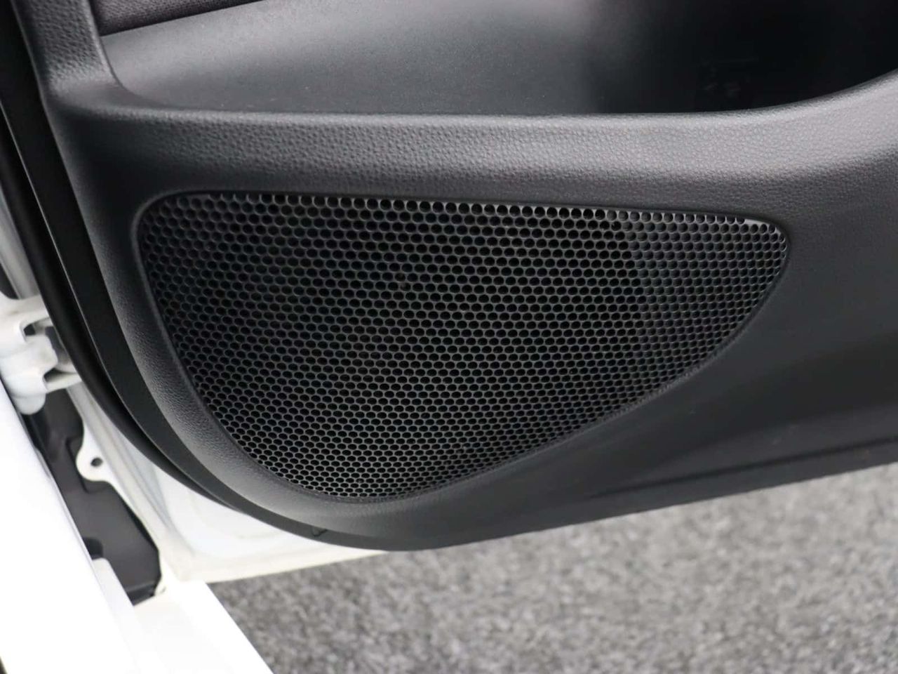 Mazda Mazda2 HYBRID 